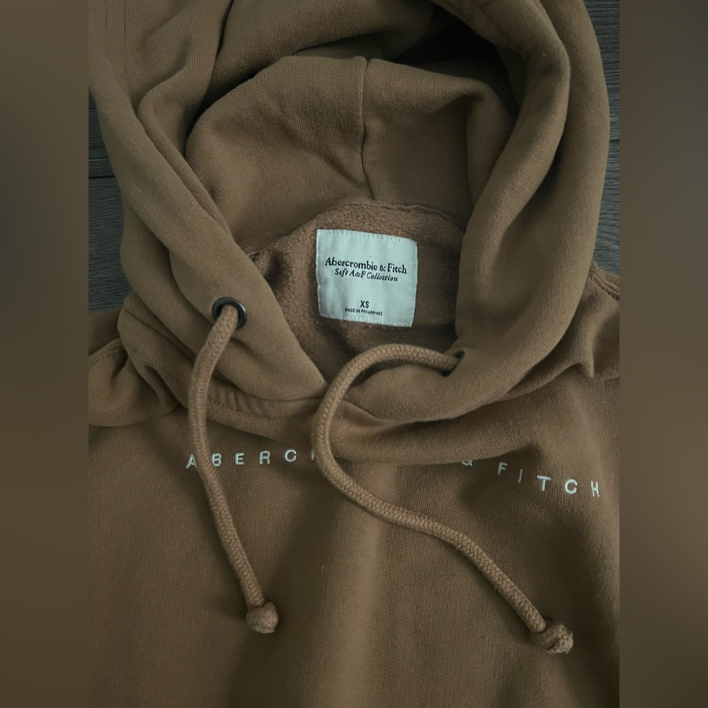 Abercrombie and Fitch (Soft A&F Collection) Crop Hoodie! - Picture 4 of 7